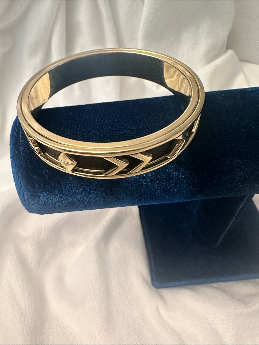 House of Harlow 1960 Aztec Bangle Gold and Black Leather Inlay Bracelet - Picture 7 of 8